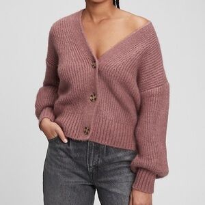 GAP Chunky Knit V-Neck Button-Front Sweater in Fig Pink - M